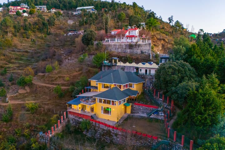 Silverstone | Hillside 6-BHK Getaway With Garden, Gaming Zone & Lounge Area