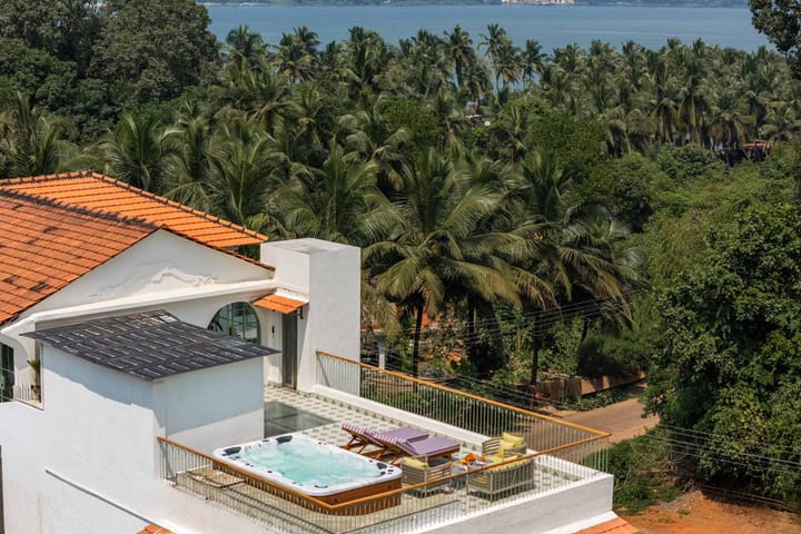 Moonstone Villa w/ Pool & Rooftop Jacuzzi - Image 2