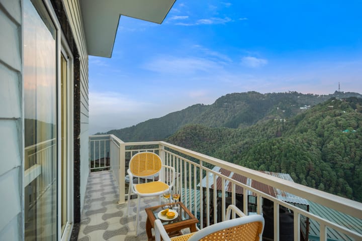 Snowdrop Retreat | Pet-friendly 3-BHK Apartment With Mountain Views | Near Mall Road, Top Cafés & Landmarks