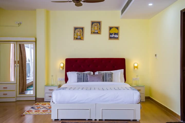 Tranquil 2-BHK Villa by Ganges, 5 Mins from Triveni Ghat - Image 4