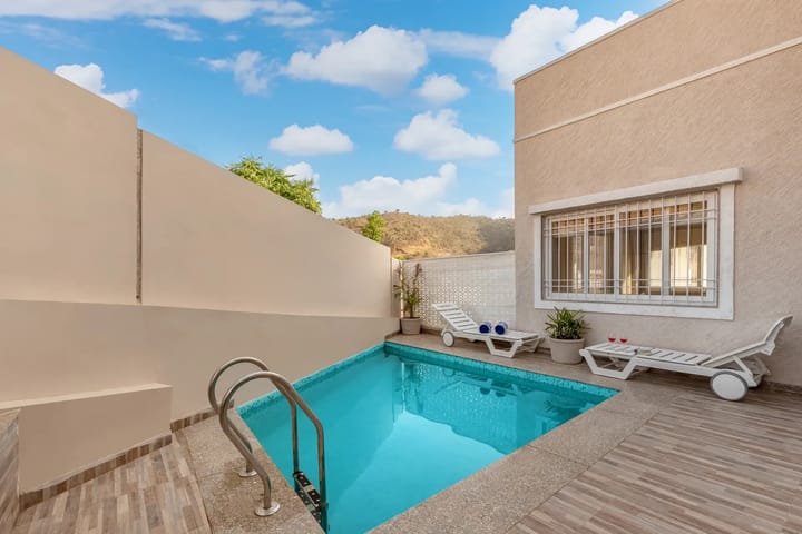 Shourya Zenna | 3-BHK | Pvt Pool & Garden | Terrace | Scenic Views - Image 5