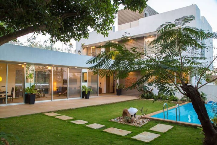 El House