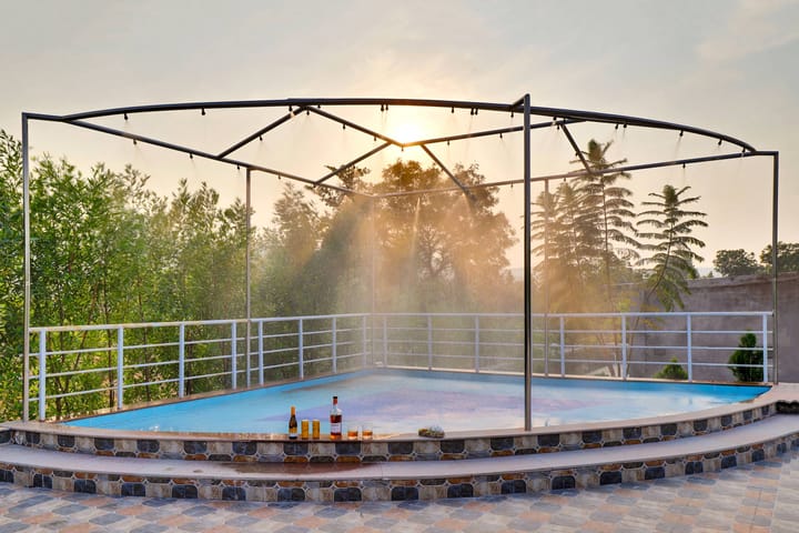 Green Embrace - Image 5