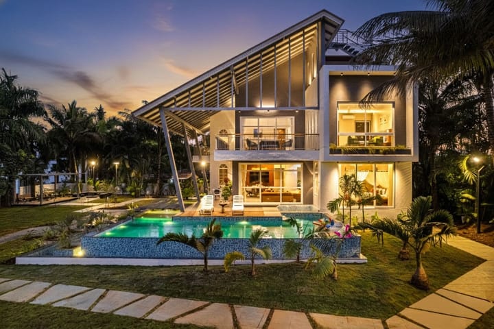 Casa Lucent