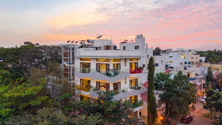 The Jazminn Skyglass | 3-BHK Pet-friendly Apartment with Balcony | Near Bengaluru Palace