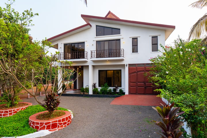 Valdivian Villa | 3-BHK with Verandah, Temple and Machan