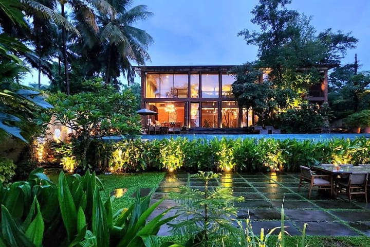 The Glass Villa | 4-BHK | Pvt Infinity Pool | Ent Lounge | Sunken Pit Area