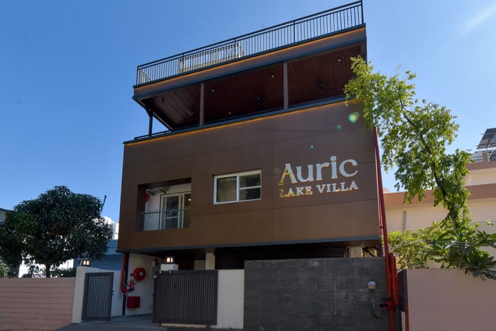 Auric Lake Villa | 2-Room Suite Shared Plunge Pool and Terrace | Near Fateh Sagar Lake