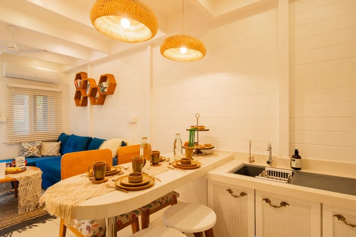 House of Neptune | 1-BHK Cottage | 10 mtrs from Ashwem Beach