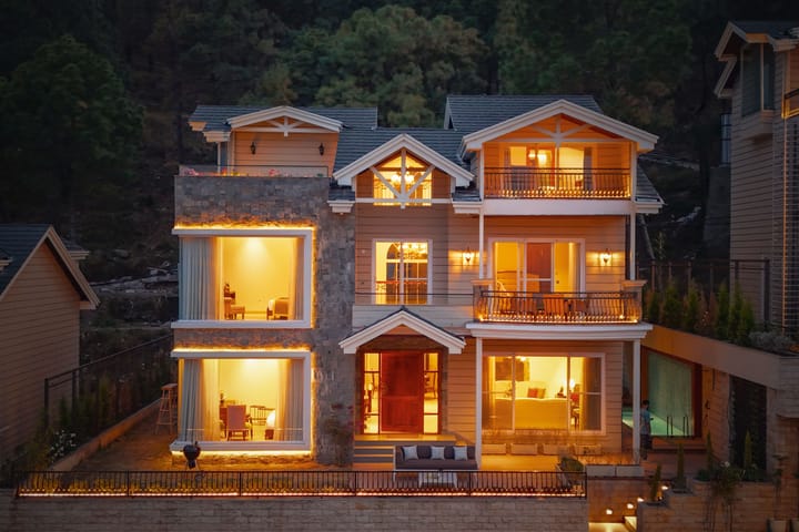 The Royce Lilly | Pet-friendly 4-BHK Hilltop Villa With Jacuzzi, Steam Room, Private Pool & 360° Hill Views