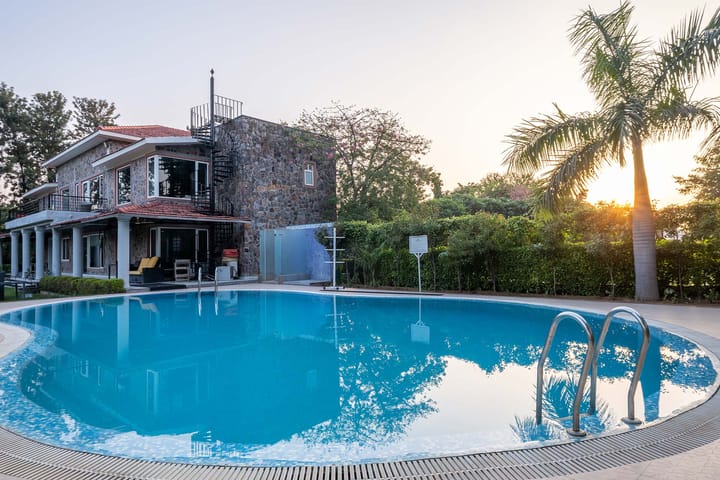The Banyan Abode w/ Outdoor Pool - Manesar