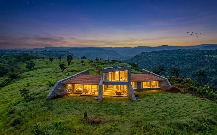 The Stone House in Beze