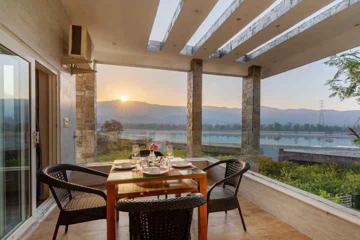 Room 1 GF @ Vista Divine