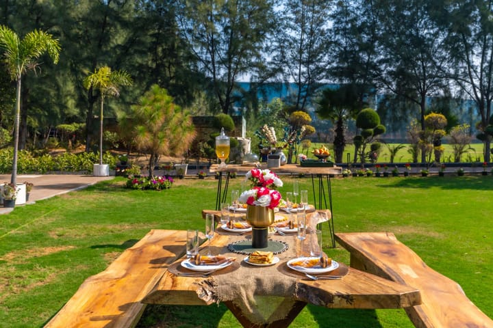 Barton Estate w/ Outdoor Pool - Manesar - Image 4