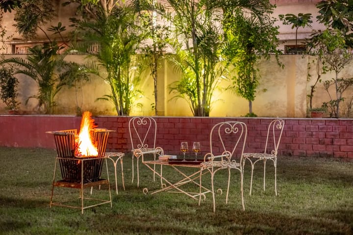 Abhimanyu Mansion Sapphire | 4-BHK Heritage Haveli With Outdoor Dining Area & Garden in City Centre - Image 3