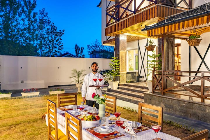 Walnut @ Gauhar w/ Indoor Jacuzzi - Image 2