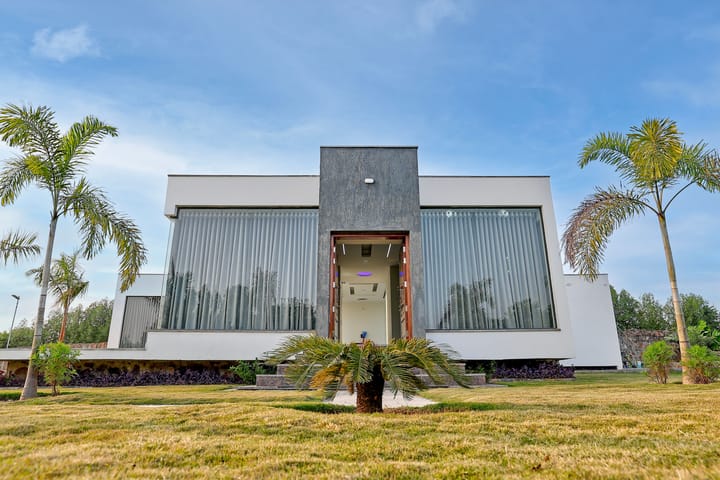 Amaltas | 4 BHK Countryside Hideaway With Pvt Pool, Lush Garden & 360 Aravalli Views