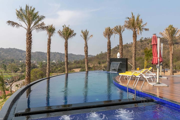 Brickwood Hill W/ Outdoor Pool - Image 3