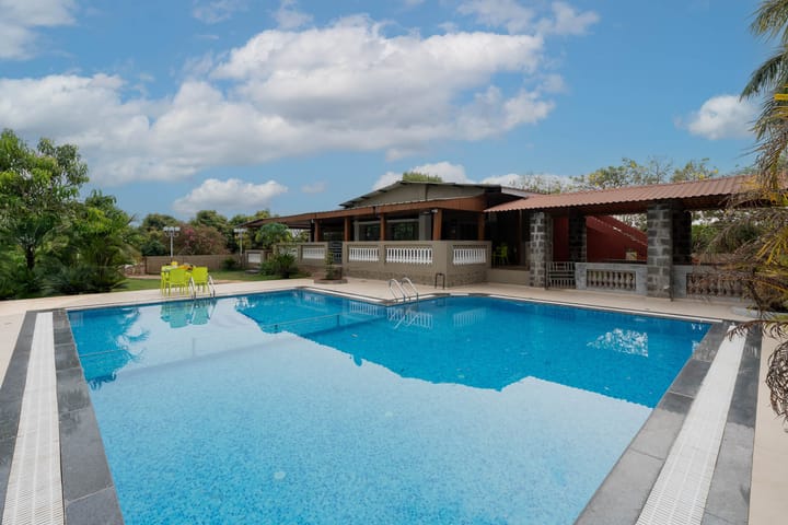 The Blue Roof - Image 4