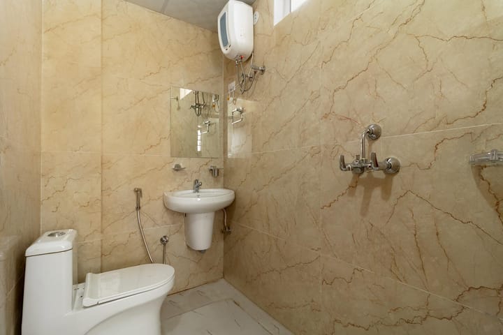 Royal @ Regal by Aaj - Image 5