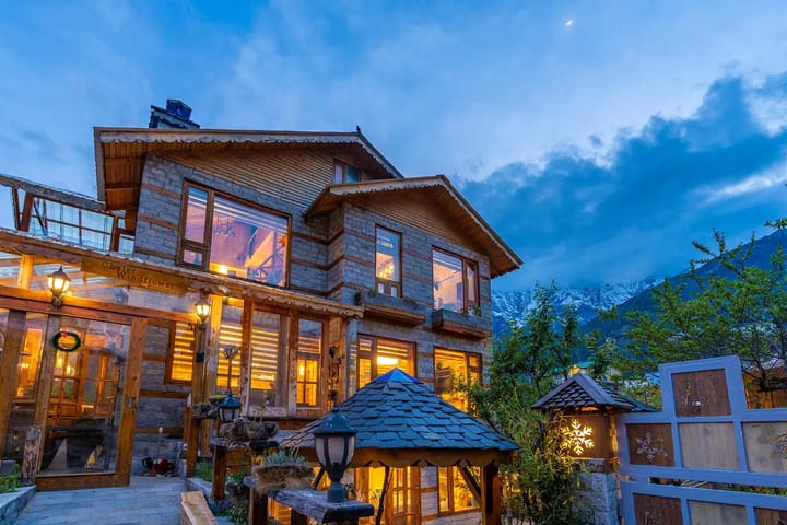 ChaletShanagManali- 4 BR Chalet