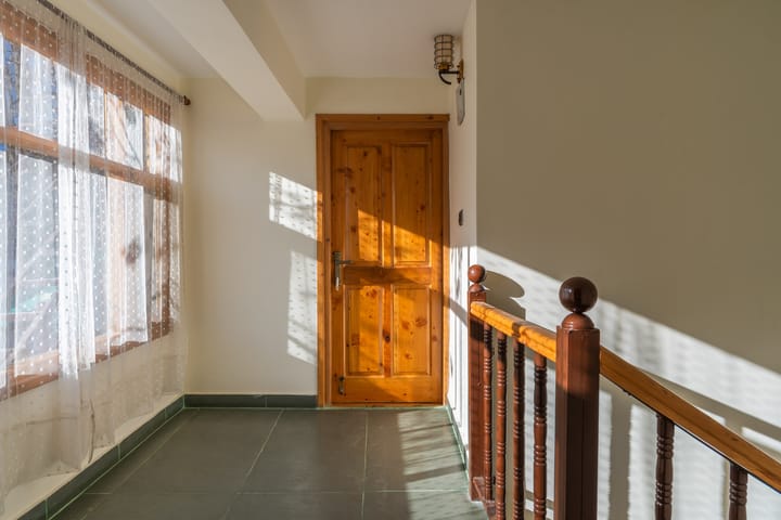 1 Room @ Johnson Studios - Image 4