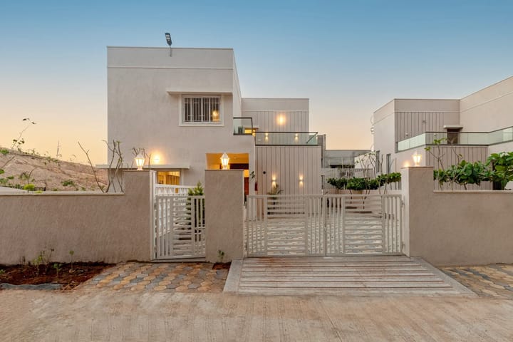 Shourya Eden | 3-BHK | Pvt Pool & Garden | Scenic Views - Image 4