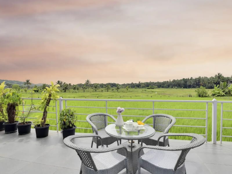 Risaia | 4-BHK | Pvt Pool & Bar | Patio Area – photo 3