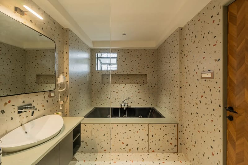 Kamerios Regalia | Elegant Pet-friendly 2-BHK Apartment With Rooftop Pool & Lift – photo 35