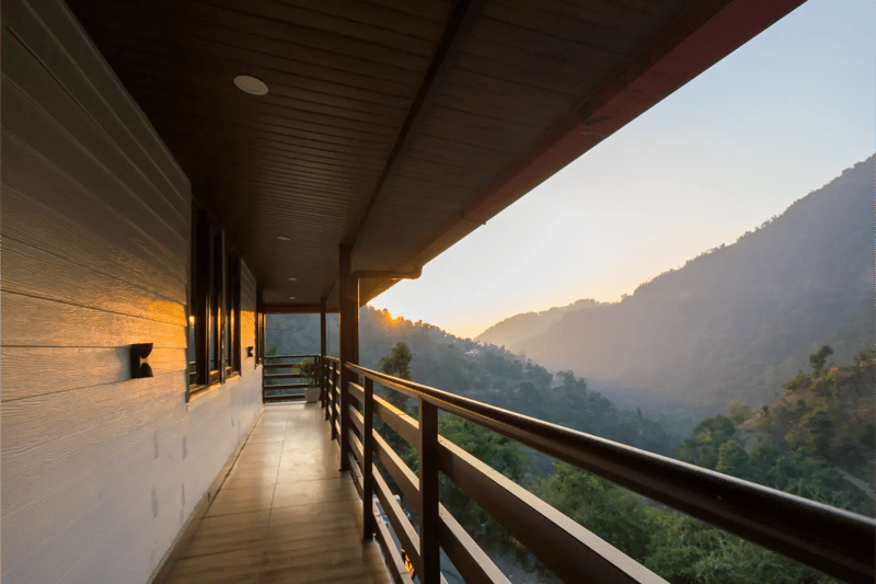 Madhuram Villa | Hillside Pet-Friendly 1-BHK Getaway With Attic, Balcony & Garden – photo 8