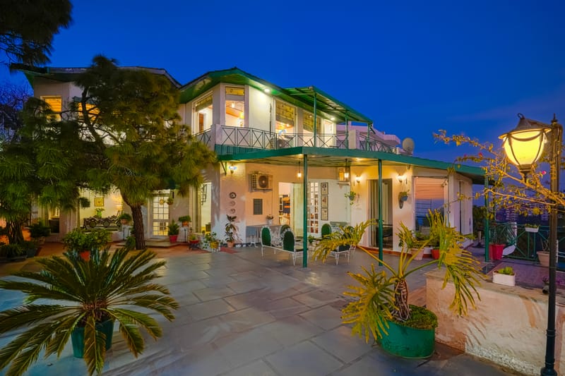Berlin House | 4-BHK Pet-friendly Villa with Outdoor Seating & Perfect Sunset, Sunrise & Valley Views – photo 10