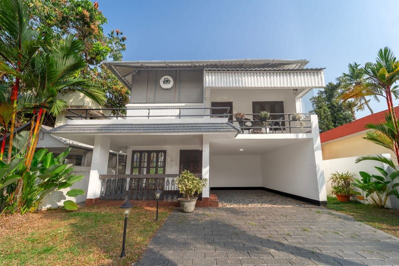 Riviera Residence | 3-BHK Getaway with Verandah, Sit-Out Area & Garden – photo 2