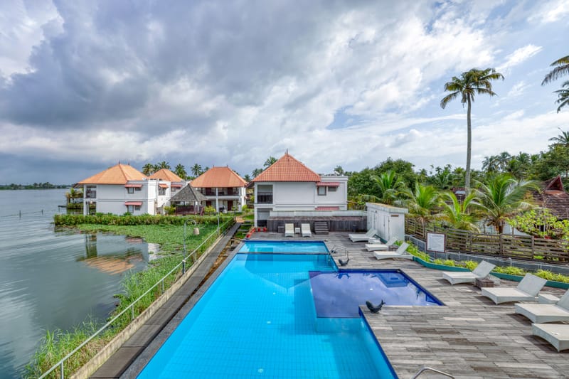 Paloma Back Water Resort | 1 Peaceful Suite with Views by the Backwaters with Shared Pool, Restaurant & Spa – photo 7