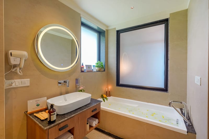 Himalayan Escape Serenica Cottage | 1 Hillside with Bathtub, Kitchenette, Shared Garden, Terrace & Views – photo 30