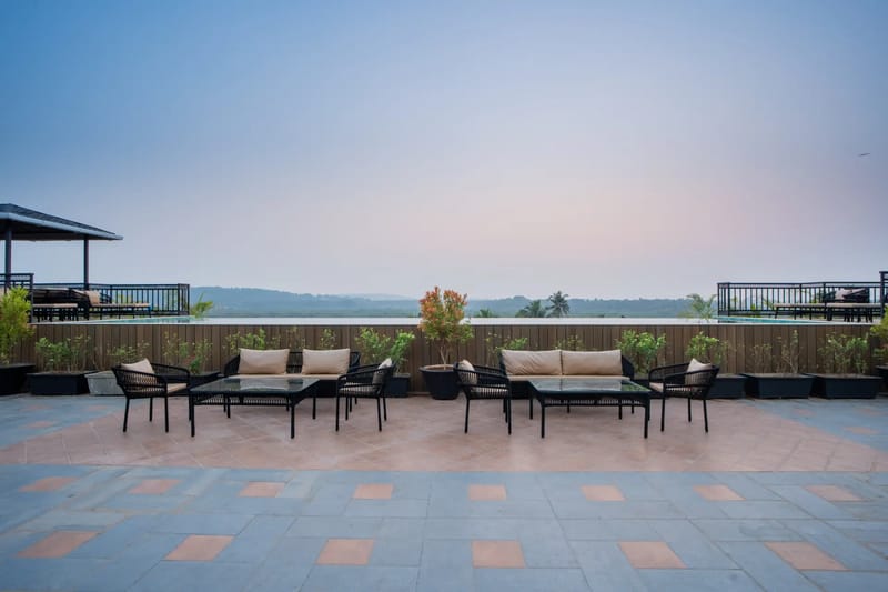 Kamerios Skye | 1-BHK | Jacuzzi | Balcony | Rooftop Pool | Lift  – photo 10