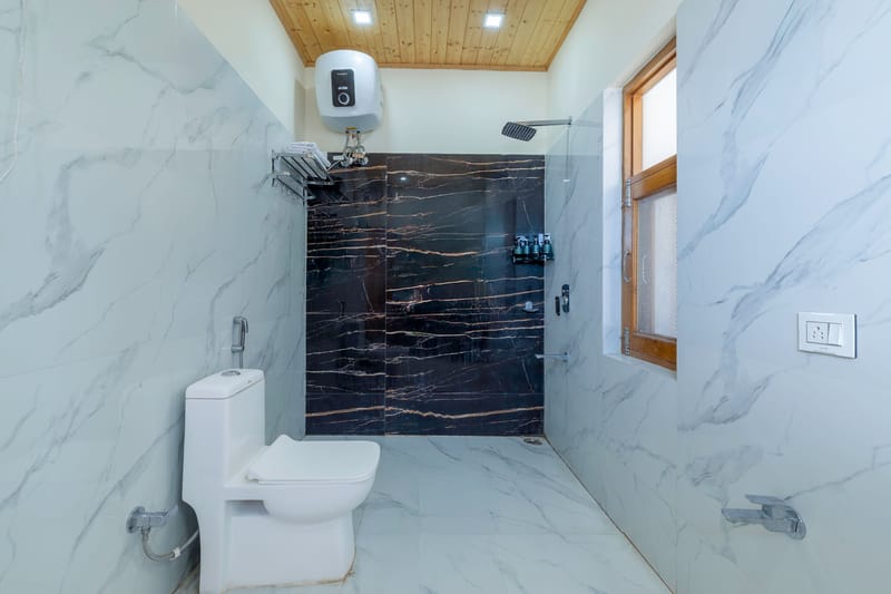 Vyasa | 3-BHK Cottage With Private Balcony & Hill Views | 5 mins From Mussoorie Lake – photo 18