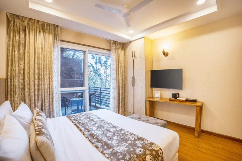 Skyline Grove | Stylish 3-BHK Apt With Scenic Views – photo 21