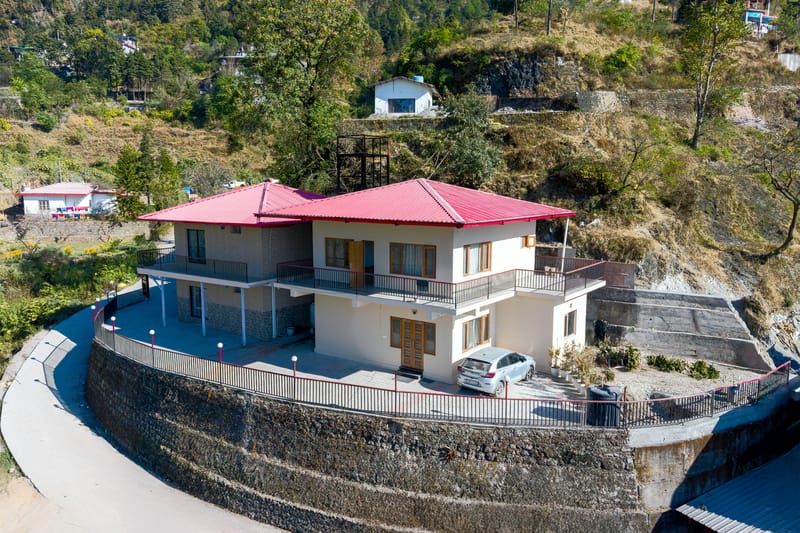 Vyasa Resorts | 2-BHK Duplex Cottage With Lounge Area, Balcony & Picturesque Hill Views| 5 mins From Mussorie Lake – photo 2