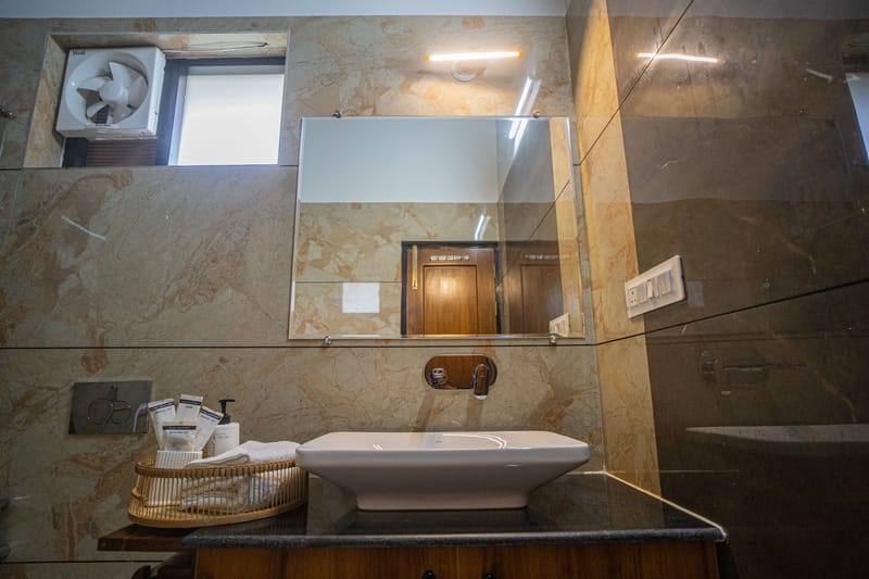 Leopard Trails Duplex | Hillside 2-Room Retreat with Orchard, Kitchen & Sit-out Areas – photo 15