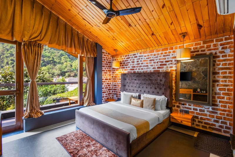 Granny’s Den | 3-BHK Pet-friendly With Living Room, Shared Pool, Restaurant & Gazebo by the River – photo 24