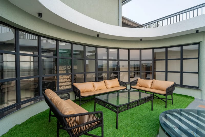 Kamerios Regalia | Elegant Pet-friendly 2-BHK Apartment With Rooftop Pool & Lift – photo 4