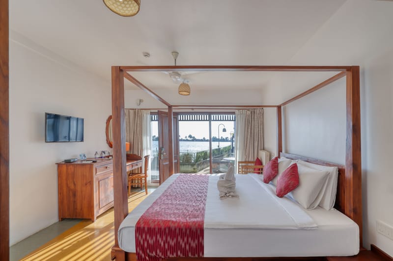 Paloma Back Water Resort | Tranquil Suite by the Backwaters with Shared Pool, Banquet, Spa & Restaurant – photo 35