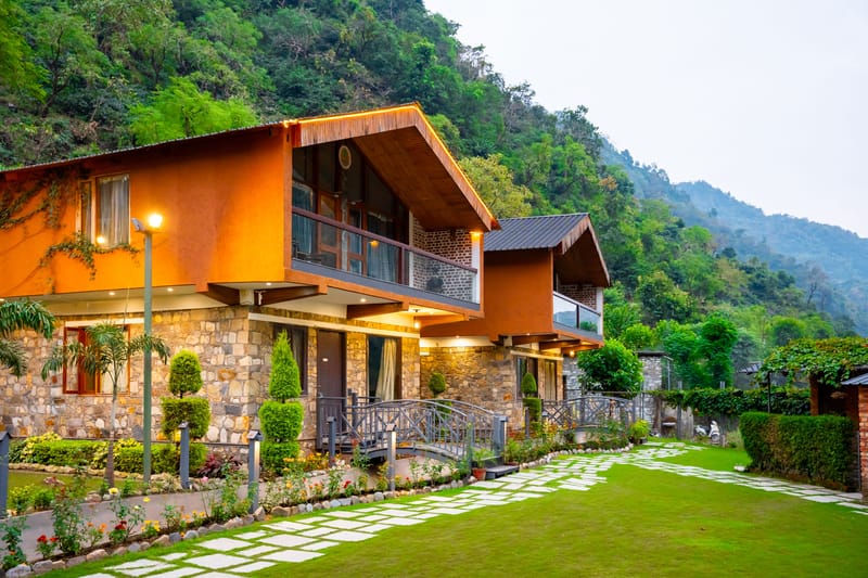 Granny’s Den | 2-Room Senior-Citizen Friendly & Pet- Welcoming Suite With Shared Pool, Restaurant & Gazebo by the River – photo 2
