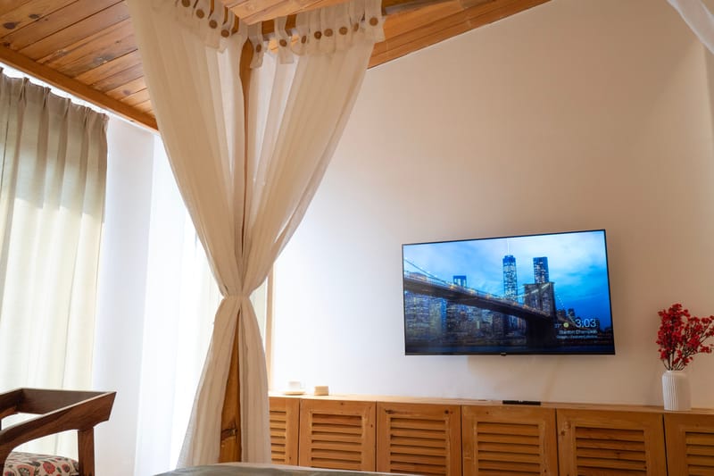 Maple House | Hillside 3-BHK Retreat with Private Pool, Jacuzzi, Open Pizzeria & Bonfire Area – photo 21