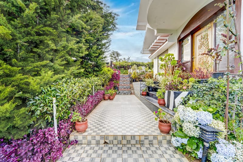 Heaven Hill View | Elegant 2-BHK Hill Retreat With Garden & Balcony – photo 20