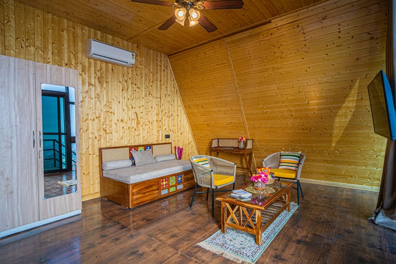 Echo By The Lakes | Lake-View Pet-friendly 2-Bedroom Retreat With Common Garden & Game Zone – photo 20