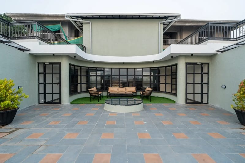 Kamerios Skye | 1-BHK | Jacuzzi | Balcony | Rooftop Pool | Lift  – photo 28