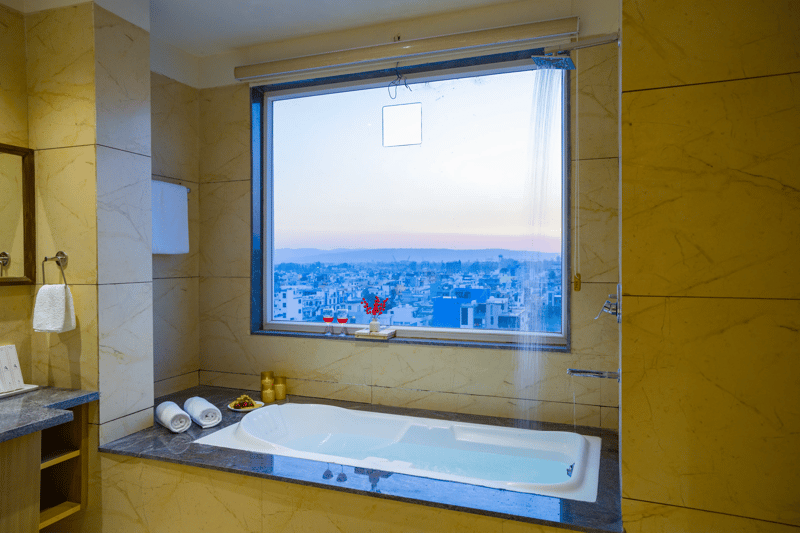 BYDM The Sky Heaven | Charming Pet-friendly 4-BHK Penthouse 15 Min from Triveni Ghat With Balcony, Bar & Lift – photo 24