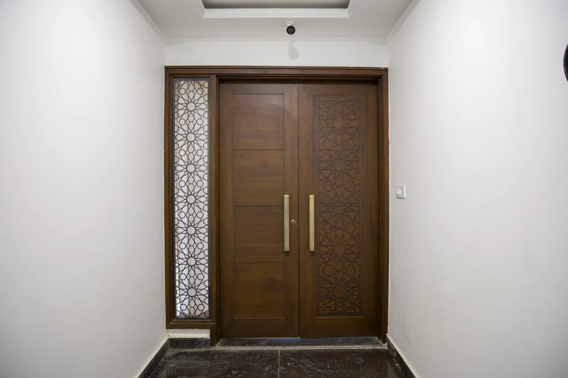 BYDM The Sky Heaven | Charming Pet-friendly 4-BHK Penthouse 15 Min from Triveni Ghat With Balcony, Bar & Lift – photo 43