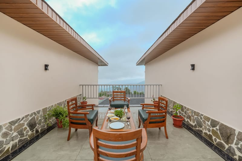 Himalayan Escape Serenica Cottage | 1 Hillside with Bathtub, Kitchenette, Shared Garden, Terrace & Views – photo 13